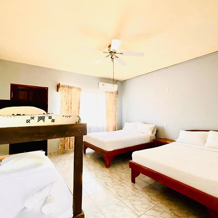 Hotel Georgi Cr Veintisiete de Abril Ngoại thất bức ảnh