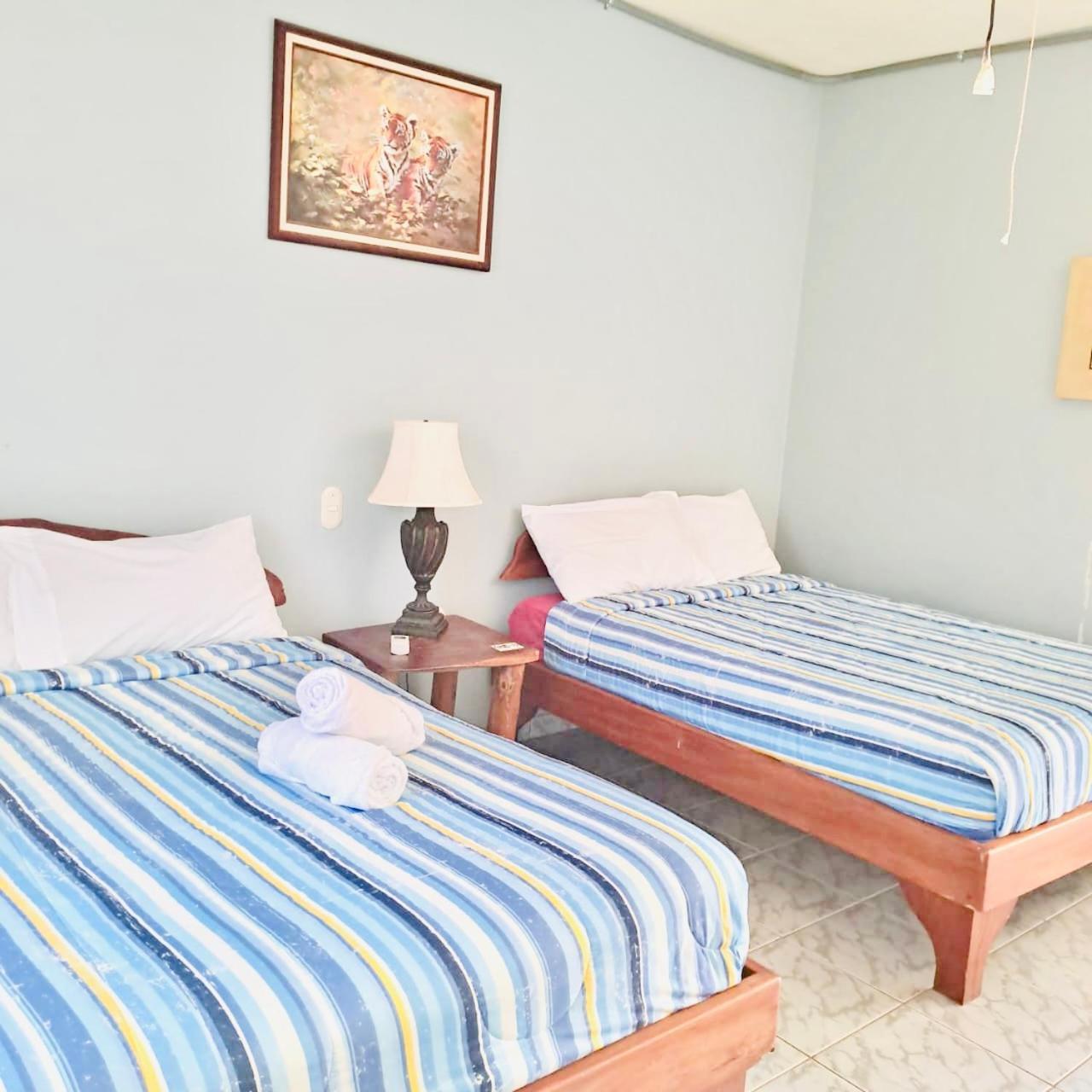 Hotel Georgi Cr Veintisiete de Abril Ngoại thất bức ảnh
