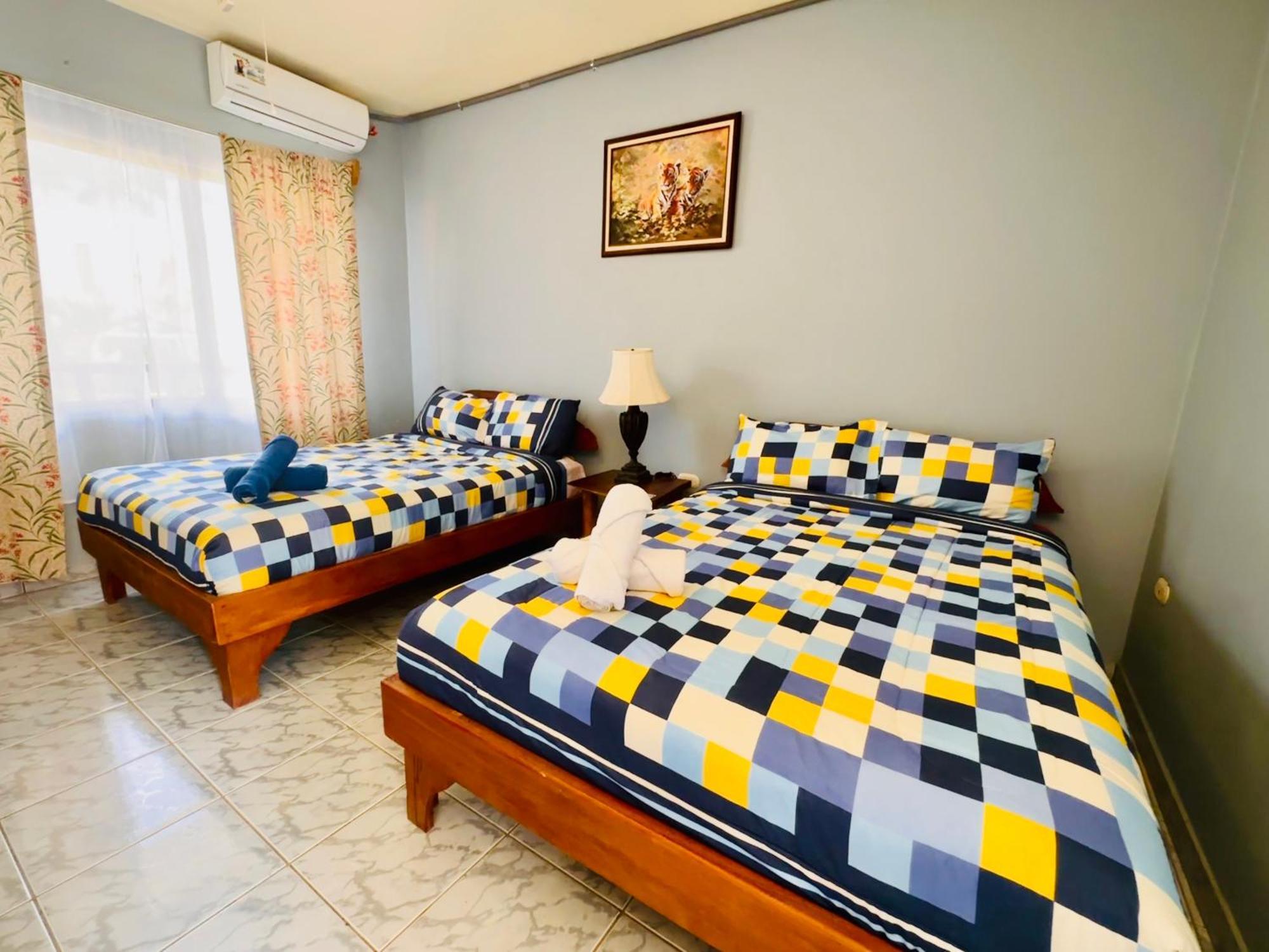 Hotel Georgi Cr Veintisiete de Abril Ngoại thất bức ảnh