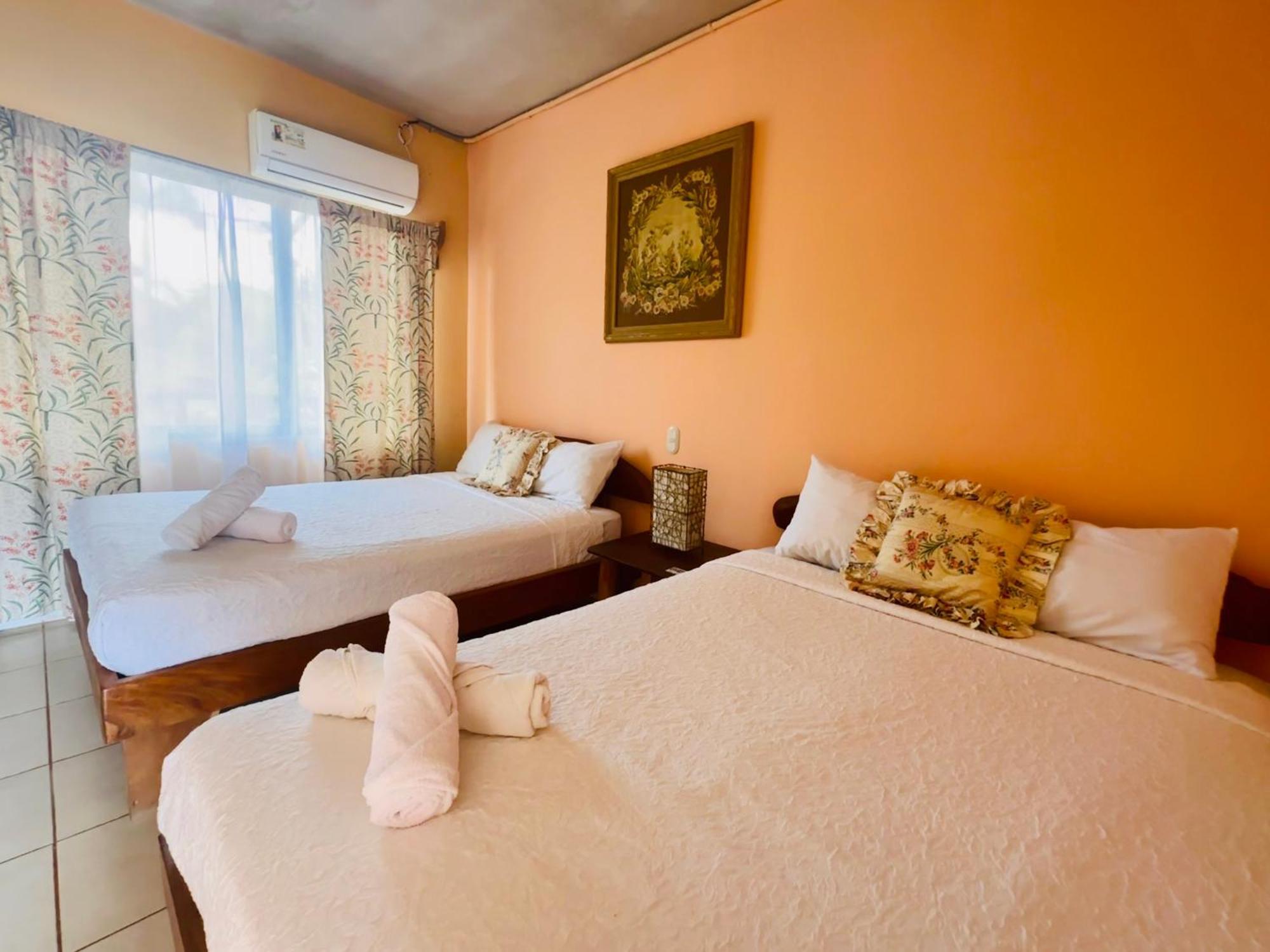 Hotel Georgi Cr Veintisiete de Abril Ngoại thất bức ảnh