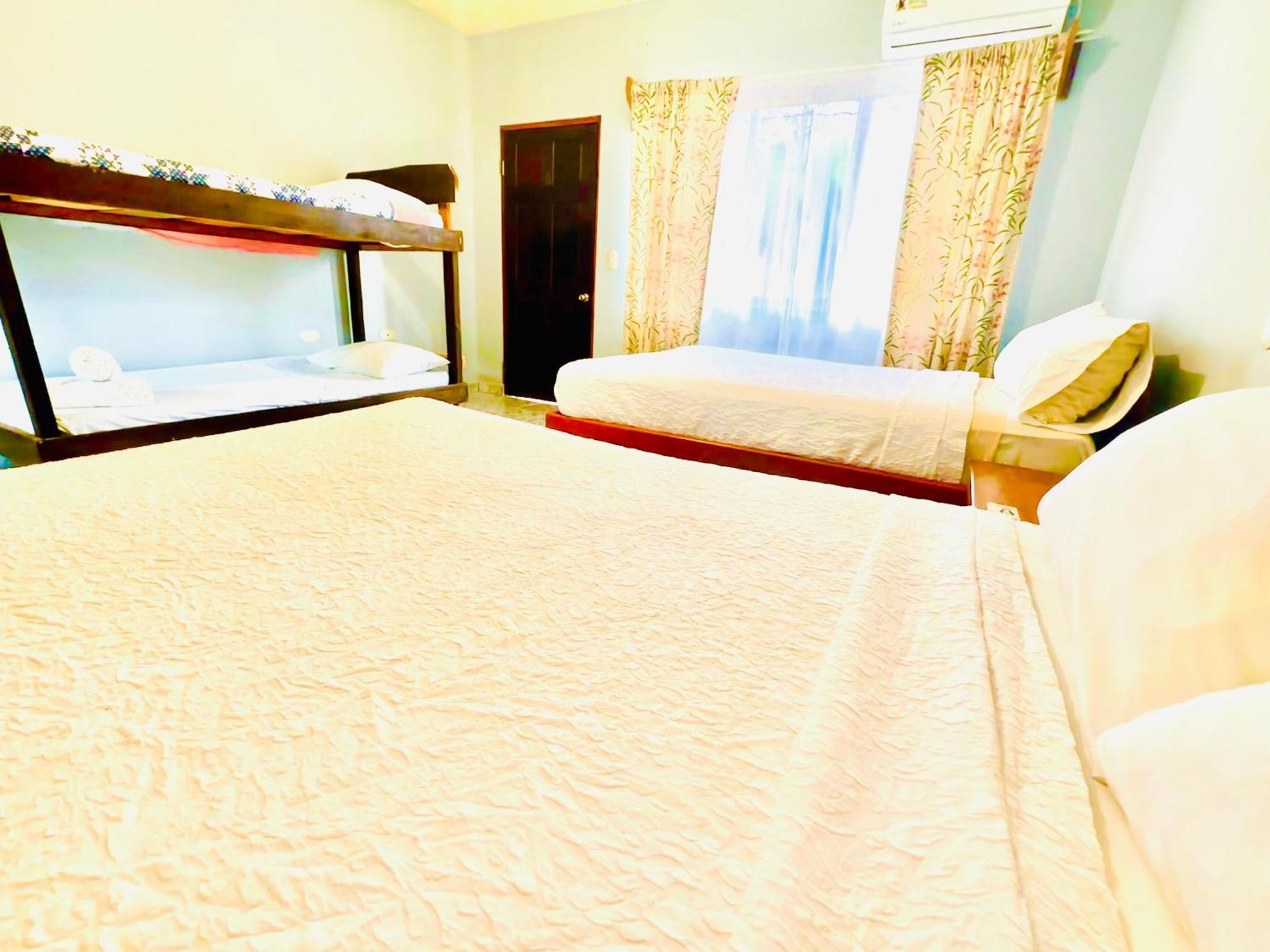 Hotel Georgi Cr Veintisiete de Abril Ngoại thất bức ảnh