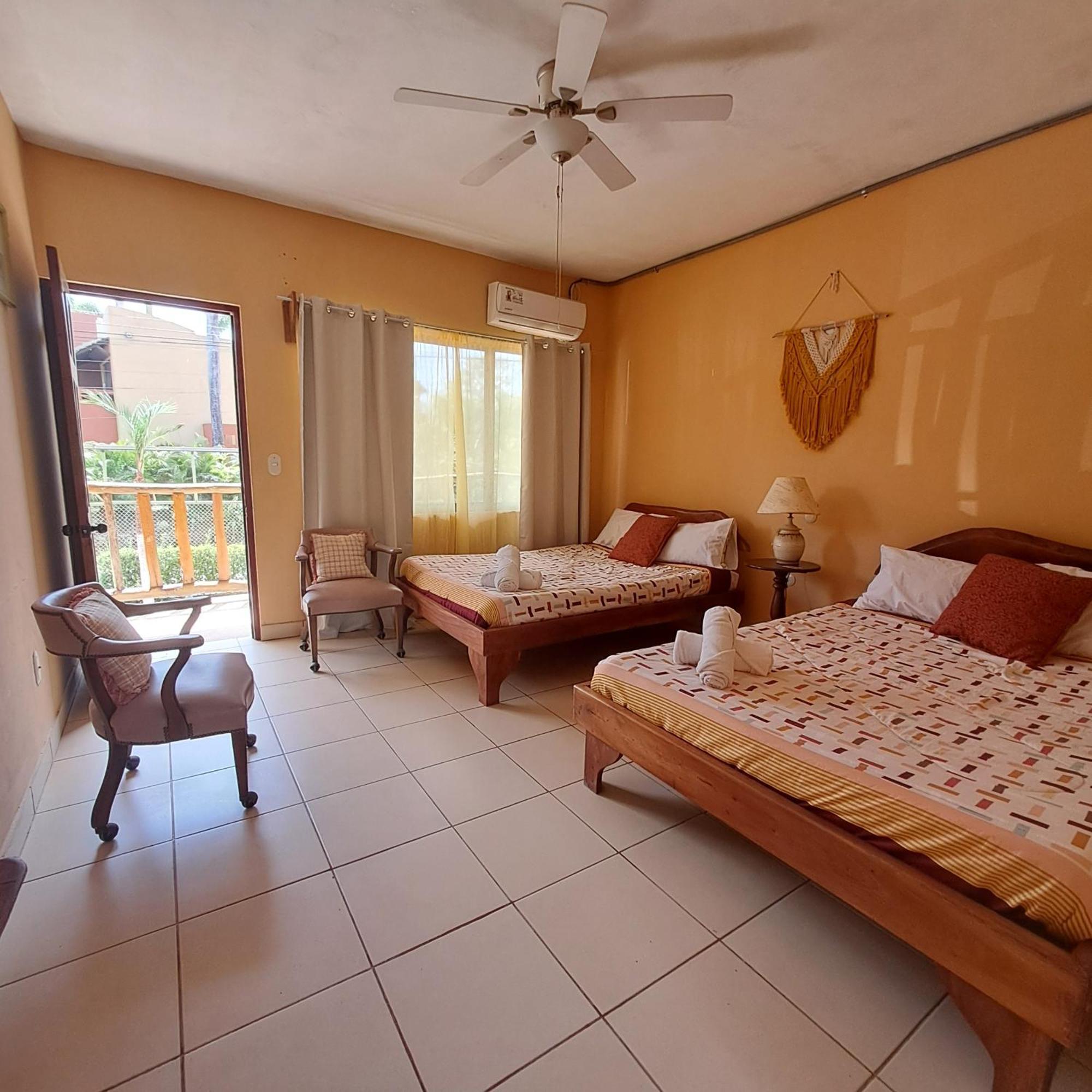 Hotel Georgi Cr Veintisiete de Abril Ngoại thất bức ảnh