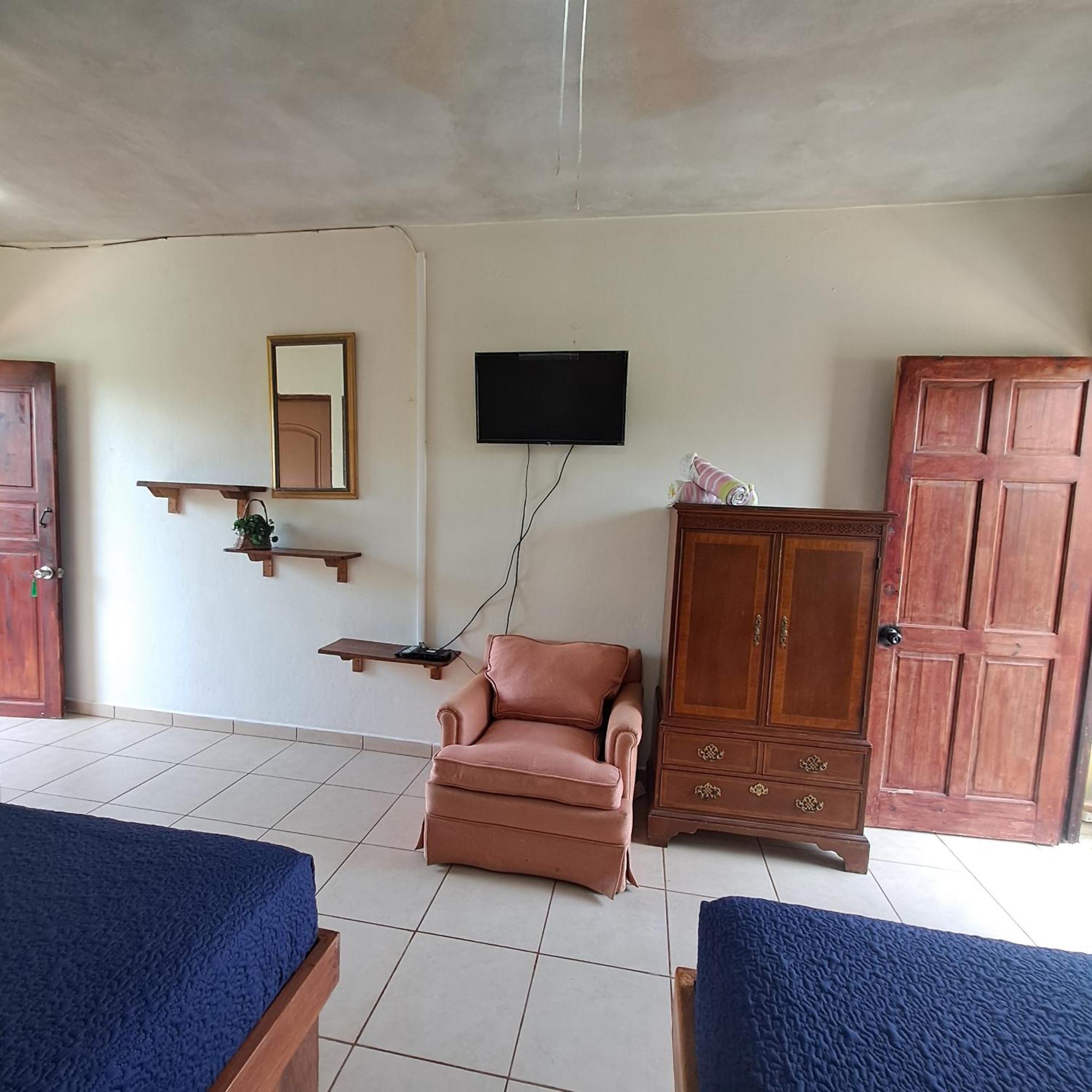 Hotel Georgi Cr Veintisiete de Abril Ngoại thất bức ảnh