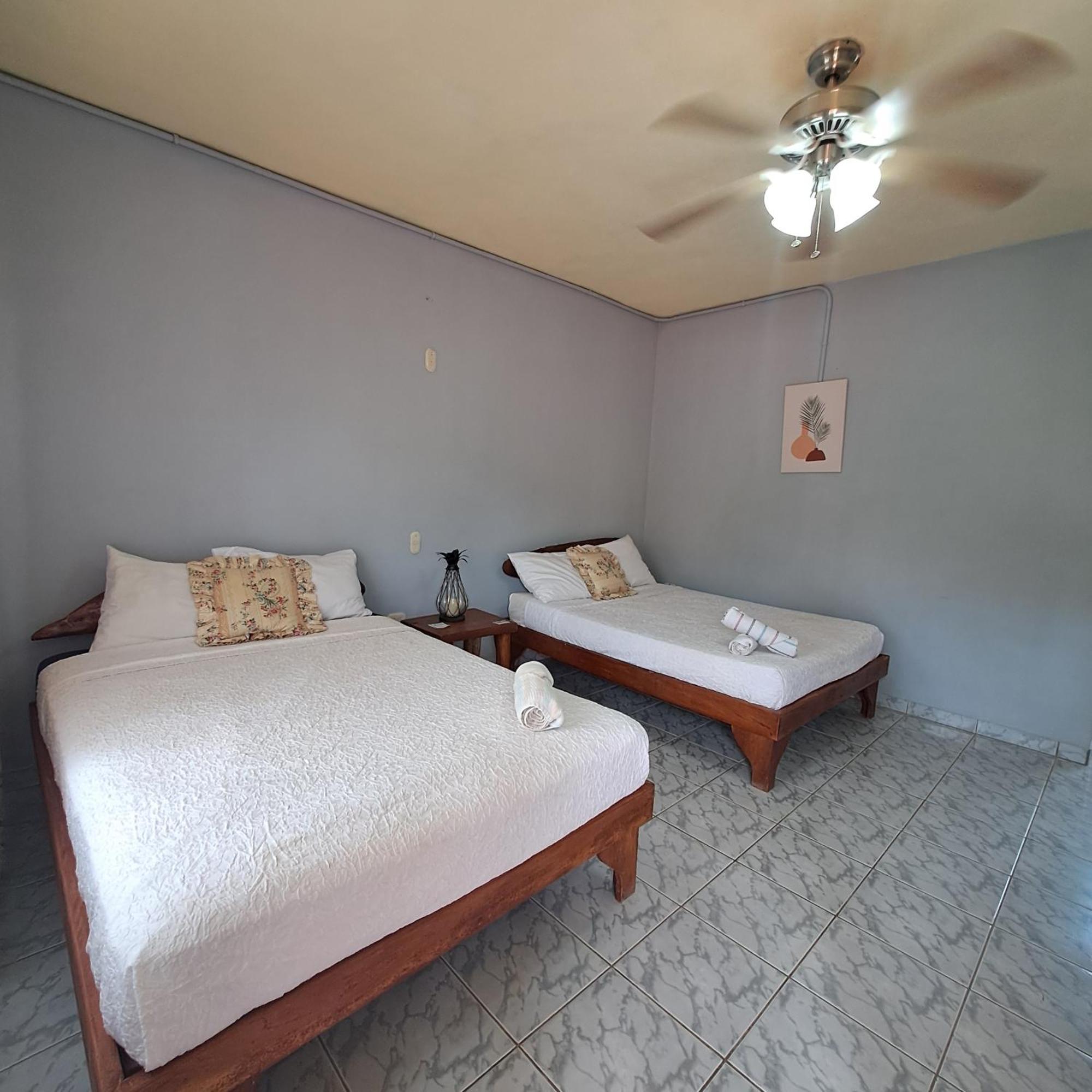 Hotel Georgi Cr Veintisiete de Abril Ngoại thất bức ảnh